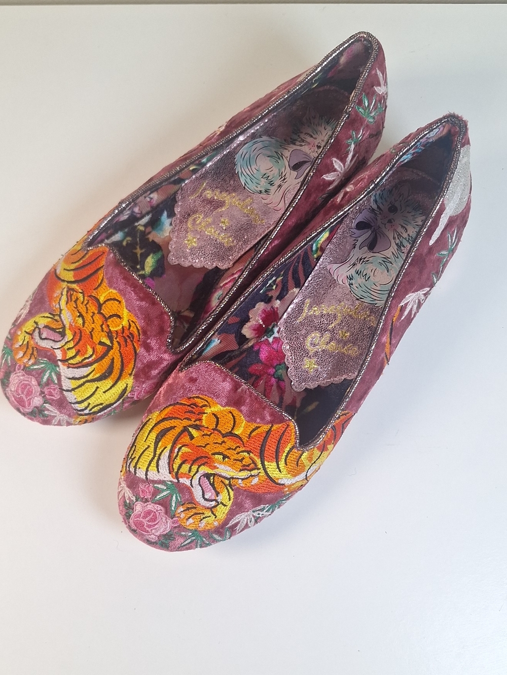 Irregular Choice Rare Vintage "Tiger Blossom" pink velvet loafers Size EU 39